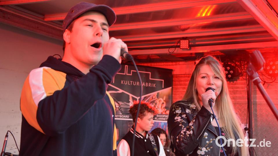 Das Gesangsduo der Band „Coprolite“. Bild: jr