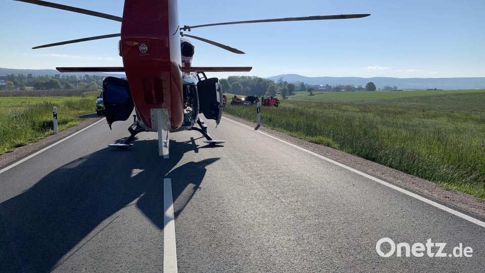 Auf der B16 im Landkreis Cham passierte am Montagmorgen ein Unfall. Bild: Kreisbrandinspektion Cham