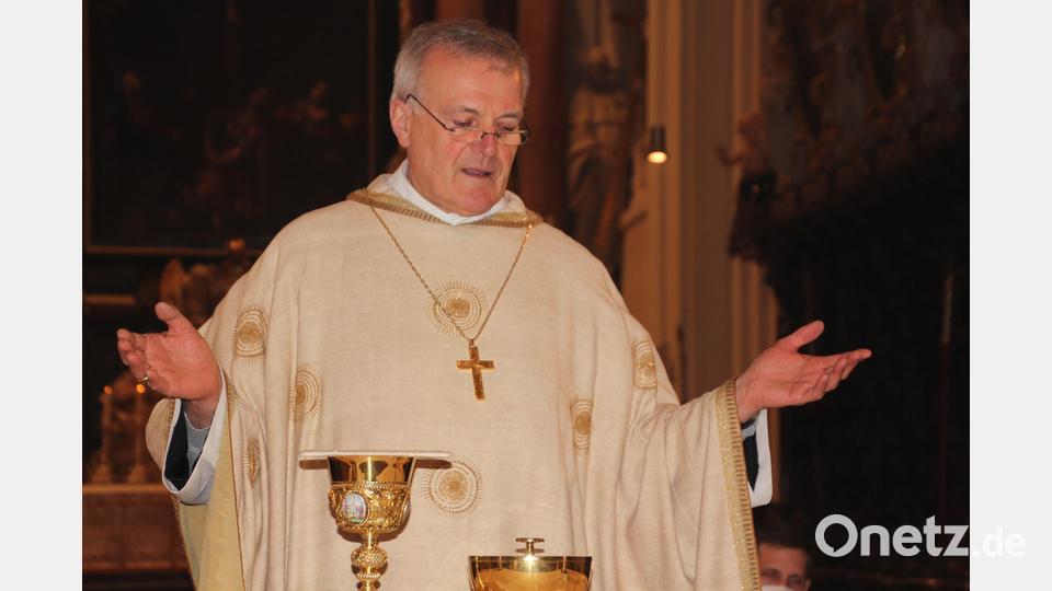 Abt Wolfgang Maria Hagl vom Kloster Metten zelebrierte den Festgottesdienst. Bild: kro