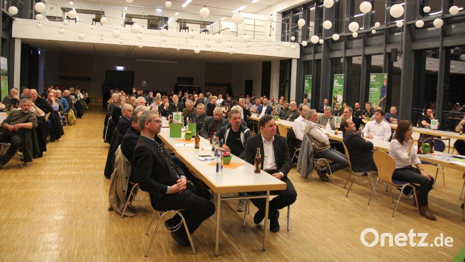 Rund 150 Mitglieder waren zur Jubiläumsveranstaltung gekommen. Bild: fks