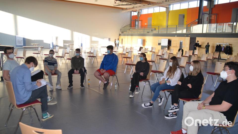 Auch die Jugendlichen waren aufgerufen, Ideen einzubringen. Bild: ak