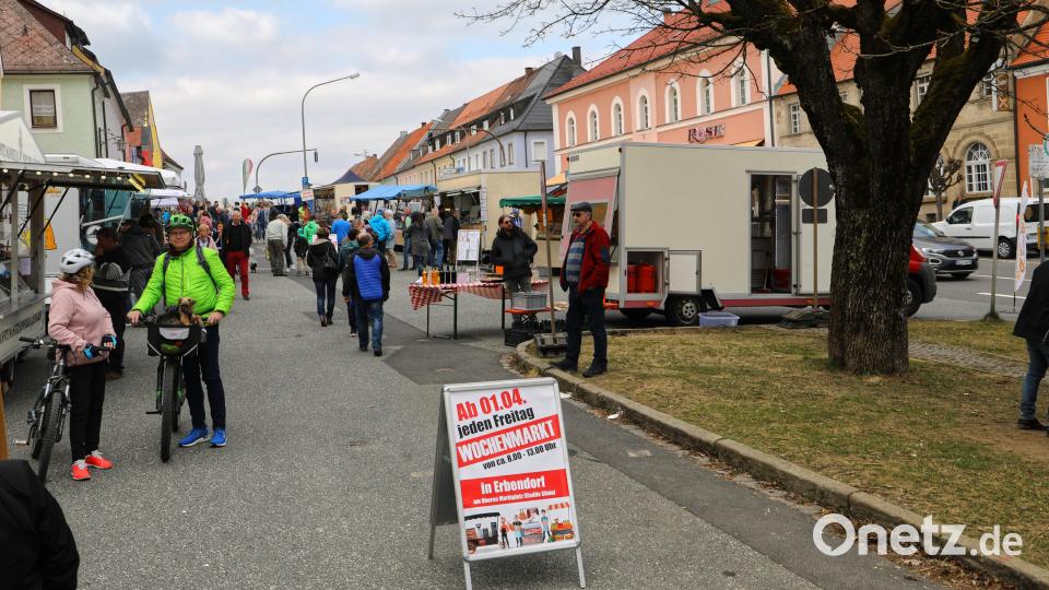 Fleißig Werbung wurde für den ersten &quot;Erbendorfer Wochenmarkt&quot; am kommenden Freitag gemacht. Bild: njn