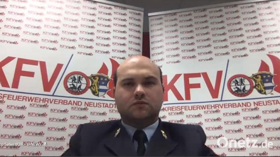 Kreisbrandrat Marco Saller bei der Pressekonferenz. Screenshot: Kunz