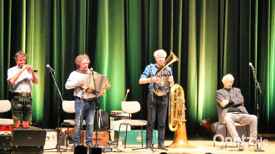 Gerhard Polt und die Well-Brüder begeisterten am Dienstagabend in Max-Reger-Halle. Bild: stg