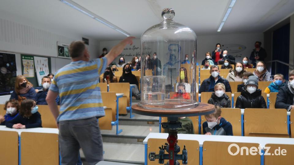 Der Besuch von Physikvorführungen ist immer eine gute Wahl. Bild: Kunz