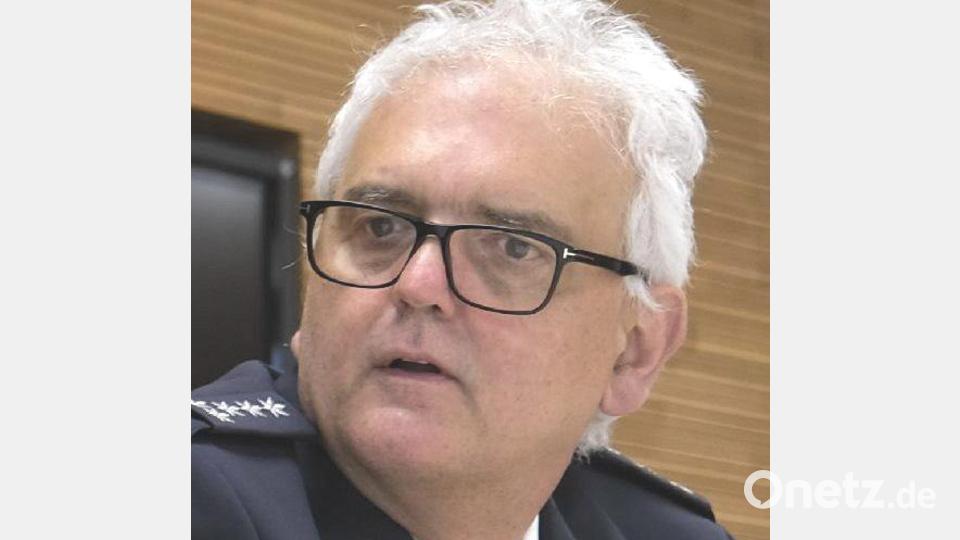 "Wir haben eine junge, motivierte Truppe, arbeiten präventiv und halten den Verfolgungsdruck hoch." (Armin Kott, Leiter der Schwandorfer Polizeiinspektion) Bild: Hirsch