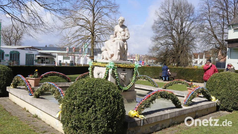 Von der Maxime &quot;Größer und noch mehr Eier&quot; hat sich der Vorstand der Arbeiterkameraden verabschiedet, um am Mutter-Kind-Brunnen wieder Gemeinschaftsarbeit und -erlebnis in den Vordergrund zu rücken. Bild: mfh