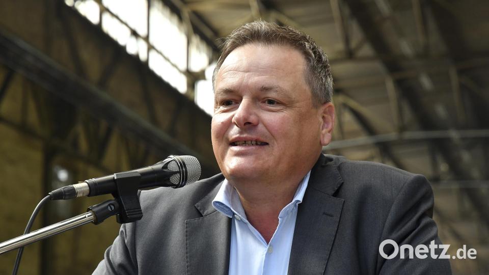 „Es ist erfreulich, dass alle mitziehen und mit einem guten Konzept nach vorne schauen.“ (Jochen Sedlitz, Insolvenzverwalter für das Rohrwerk) Bild: Petra Hartl