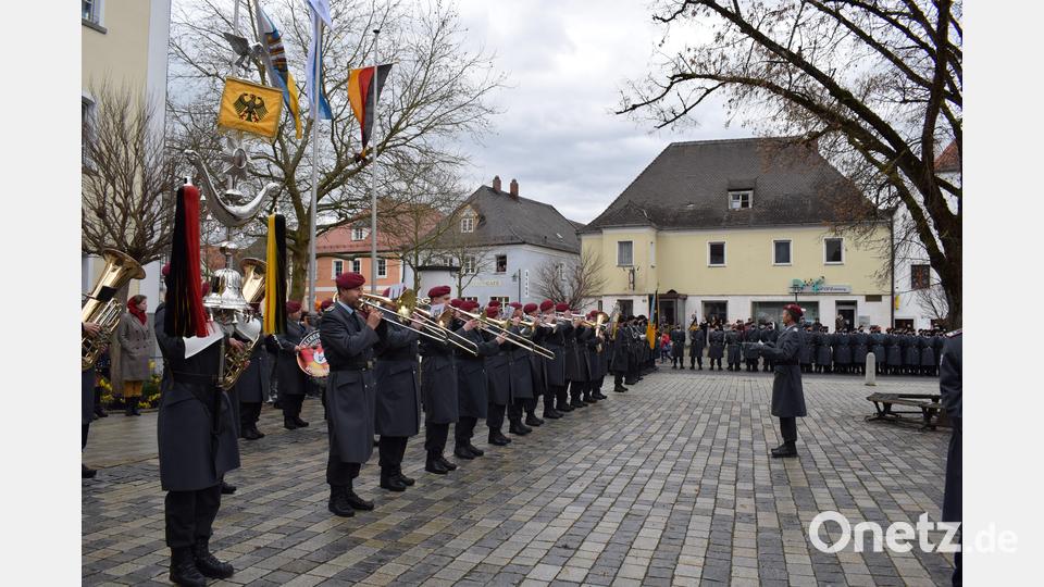 Das Heeresmusikkorps aus Veitshöchheim begleitete das militärische Zeremoniell. Bild: bnr