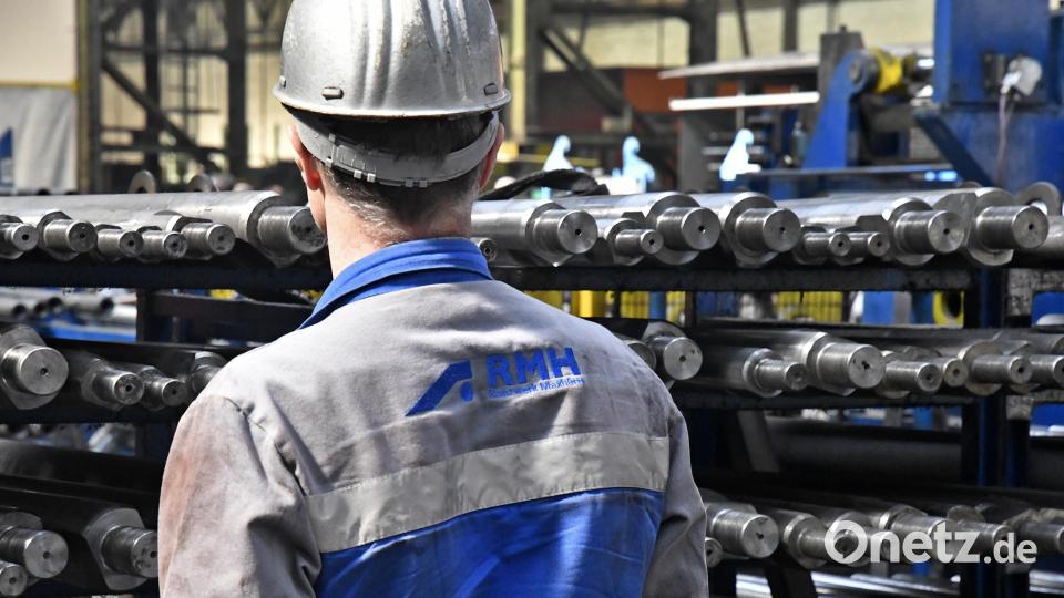 Die Belegschaft soll dem Rohrwerk auch nach der Modernisierung mit einem neuen Investor nicht den Rücken zukehren und Treue zum Betrieb halten. Bild: Petra Hartl