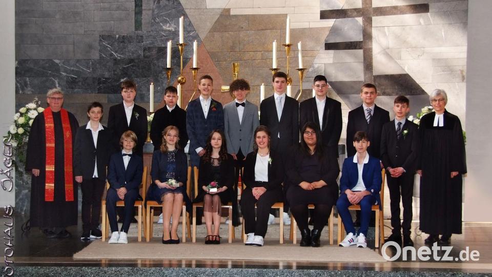 15 junge Leute zählte die erste der beiden Konfirmationsgruppen am Palmsonntag in der Christuskirche. Bild: Fotohaus Jäger