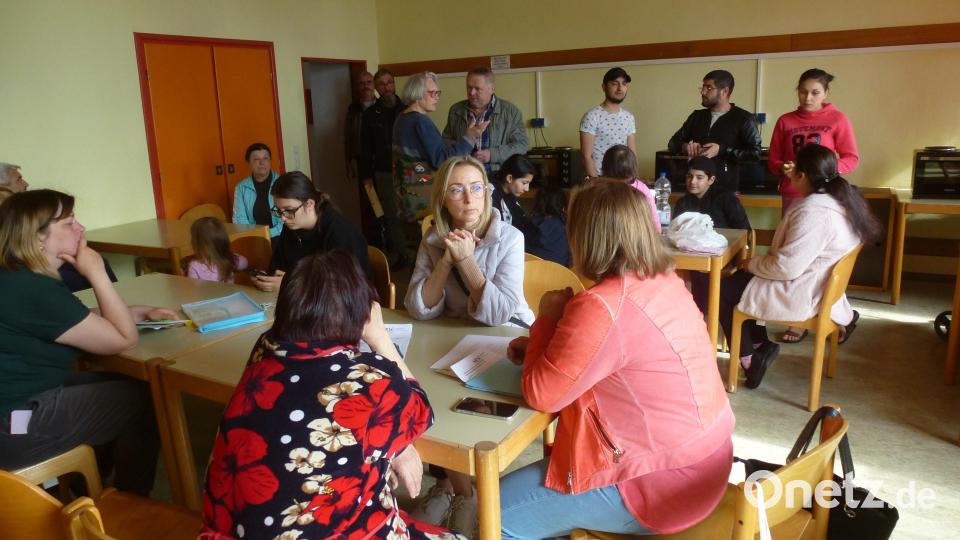 Erste Formalitäten werden im Gruppenraum erledigt Bild: bk