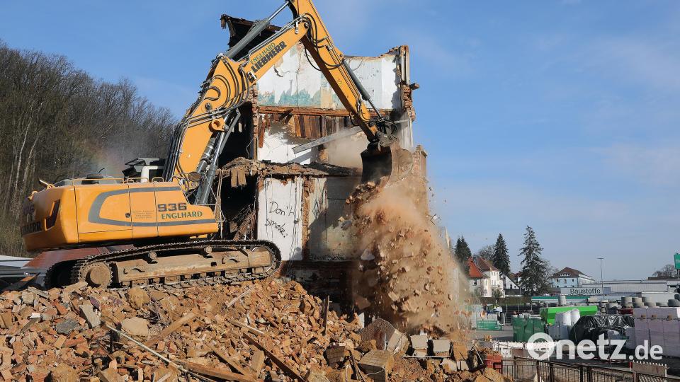 Der Abriss der ehemaligen Gaststätte Gall in der Sulzbacher Straße geht bereits auf sein Ende zu. Bild: Wolfgang Steinbacher