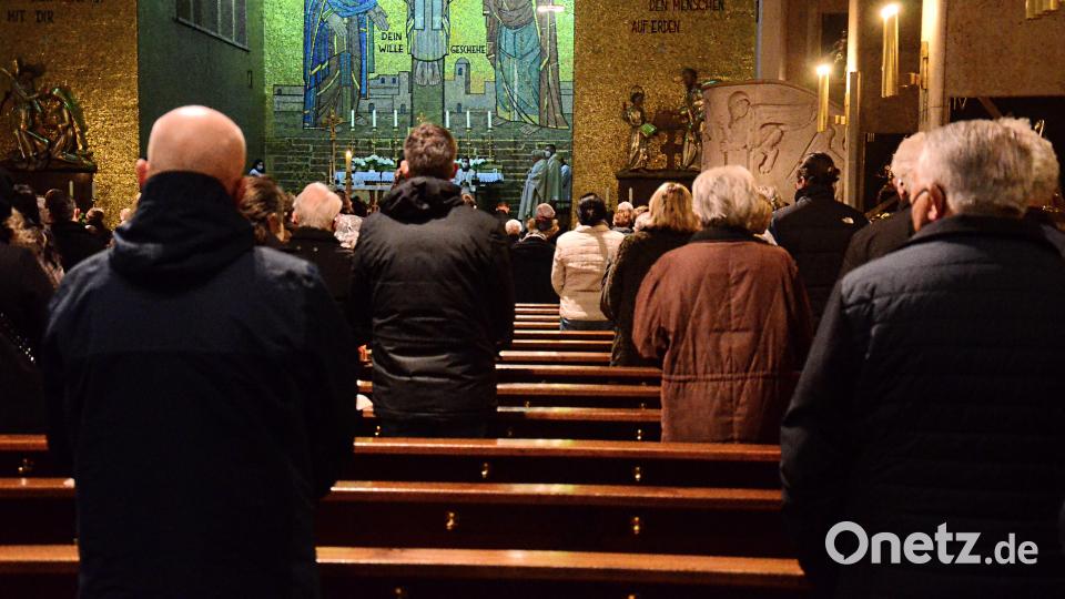 Der Osternachtsgottesdienst in der Herz-Jesu-Kirche war gut besucht. Bild: Kunz