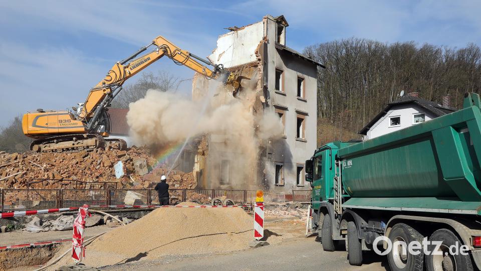 Der Abriss der ehemaligen Gaststätte Gall in der Sulzbacher Straße geht bereits auf sein Ende zu. Bild: Wolfgang Steinbacher