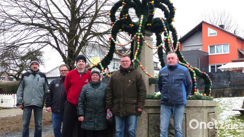Freie Wählergemeinschaft am Osterbrunnen (von links): Zweiter Bürgermeister Roman Bauer, Jürgen Stade, Matthias Bergler, Waltraud Kühnhauser, Vorsitzender Michael Troidl und Jürgen Götz. Bild: fvo