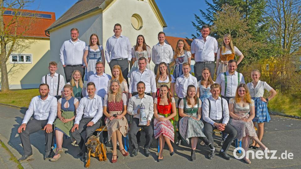 Die Ammersrichter Kirwapaare 2022. Bild: FOTO_GOEBL