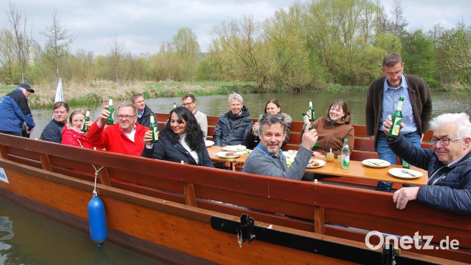 &quot;Zum Wohl&quot; auf dem Nachbarboot. Bild: gsp