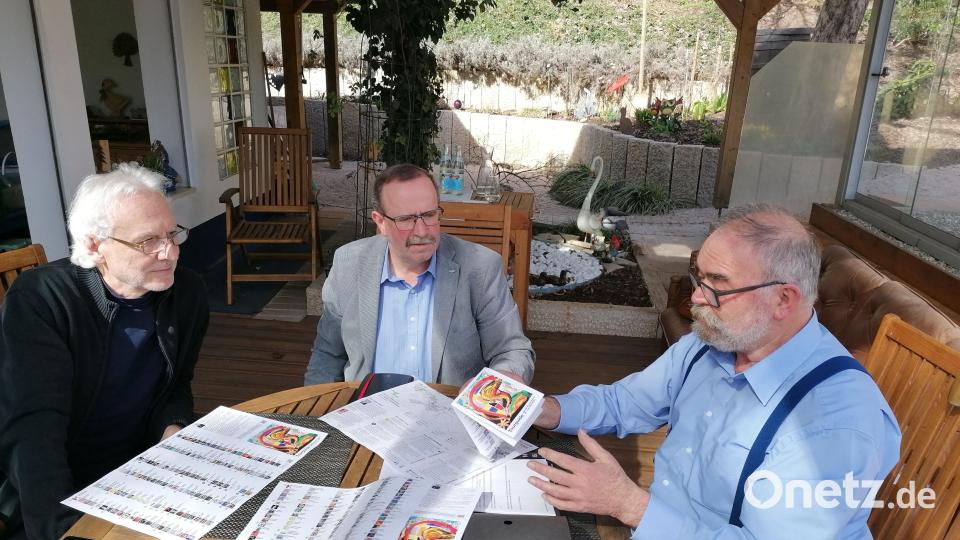 Das Organisatoren-Team bei der Vorstellung des Flyers (von links): Herbert Winter, Andreas Otterbein (Vorsitzender des Verkehrsvereins) sowie Projektleiter Hans Yberle. Bild: ves