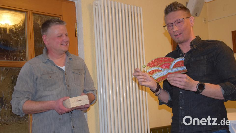 Der stellvertretende Präsident Sven Ränker hielt die Laudatio für den ausscheidenden Präsidenten Daniel Kellner. Bild: bö