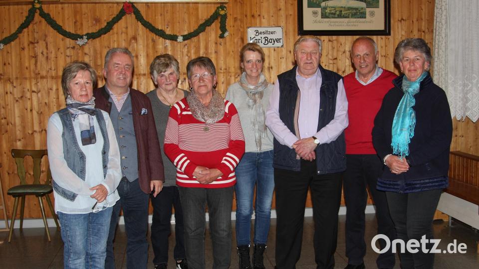 Neuwahlen standen beim Kultur- und Tourismusverein Wiesau an. Im Bild (von links) Gabi Lang, Bürgermeister Toni Dutz, Maria Frankenberger, Gabi Eichenseher, Sabine Saller, Heinz Leitner, Franz Dürrschmidt und Gabi Ernst. Bild: wro