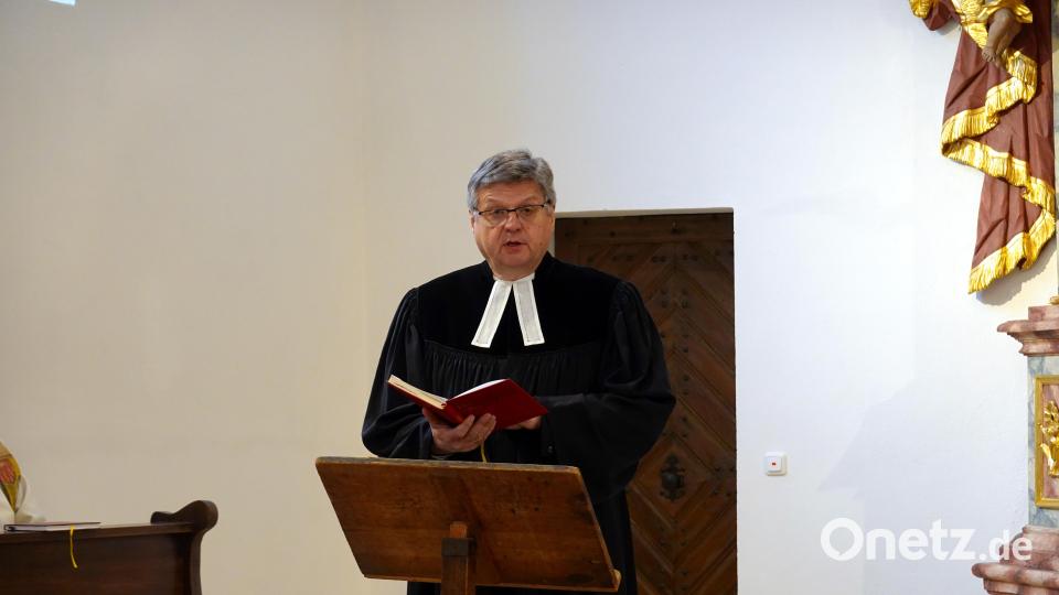 &quot;Heute ist diesem Haus Heil widerfahren.&quot; Der evangelische Dekan Karlhermann Schötz hielt die Predigt über Jesus und den Zöllner Zachäus (Lukas 19). Bild: gac