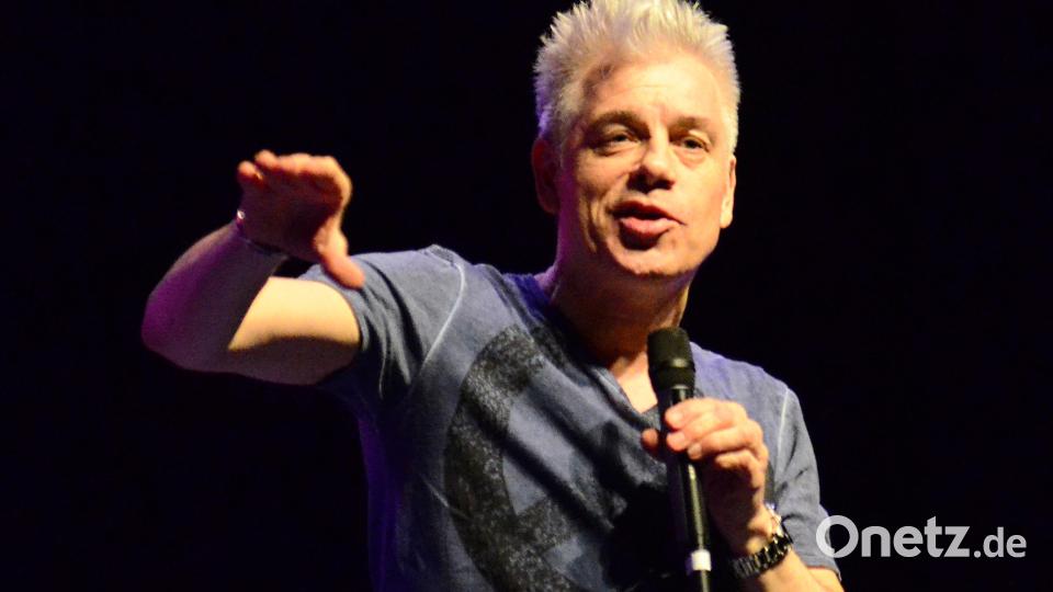 Michael Mittermeier brachte das Publikum in der Weidener Max-Reger-Halle ordentlich zum Lachen. Bild: Kunz