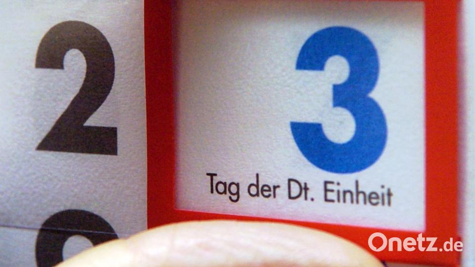 Sollten Feiertage nachgeholt werden, wenn sie auf einen Sonntag fallen? Symbolbild: Peer Grimm/dpa