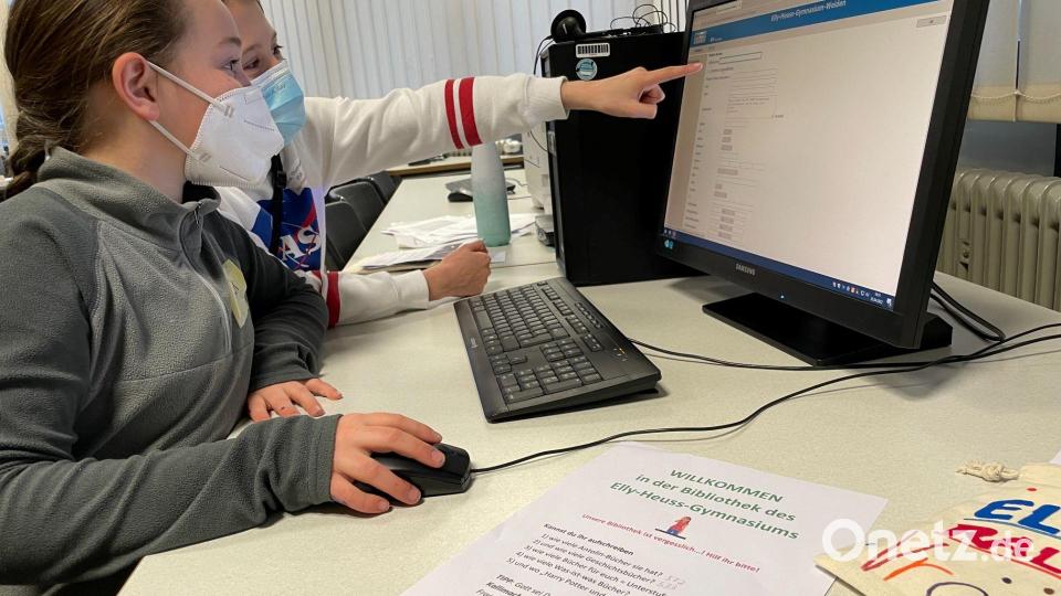Wer weiß was? Die Recherche in der Schulbibliothek hilft weiter. Bild: Elly-Heuss-Gymnasium/exb