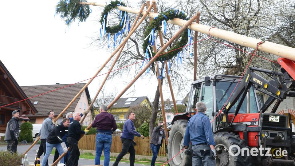 In Vöslesrieth gibt es wieder einen Maibaum. Bild: bey