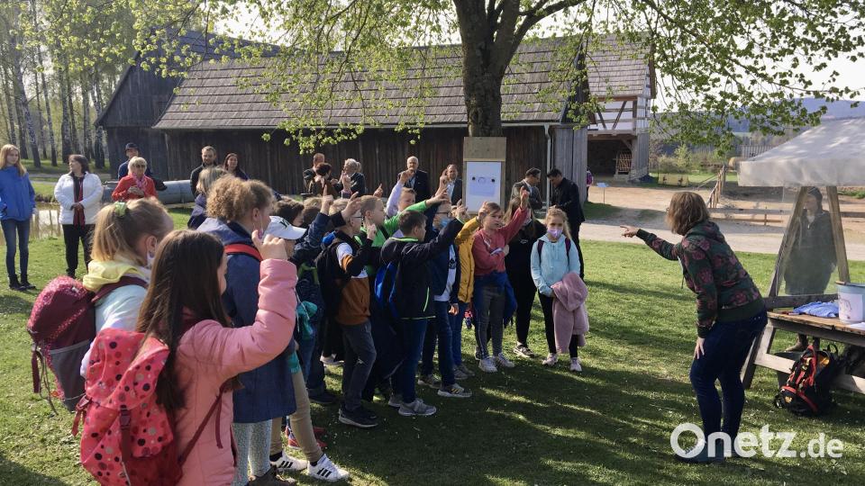 Unterricht vor dem Wassertrog. Bild: upl