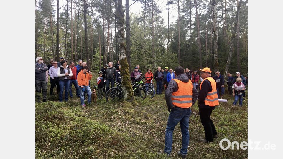 Sternfahrt zum Gelände des geplanten Steinbruchs bei Ellersdorf. Bild: gri