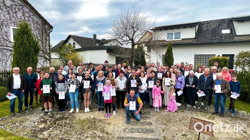 Die langjährigen Mitglieder des HKV Köfering Bild: brü