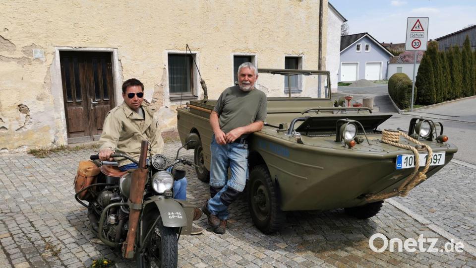 Der Military-Car-Club präsentierte amerikanische zwei- und vierrädrige Fahrzeuge aus dem zweiten Weltkrieg. Bild: gz