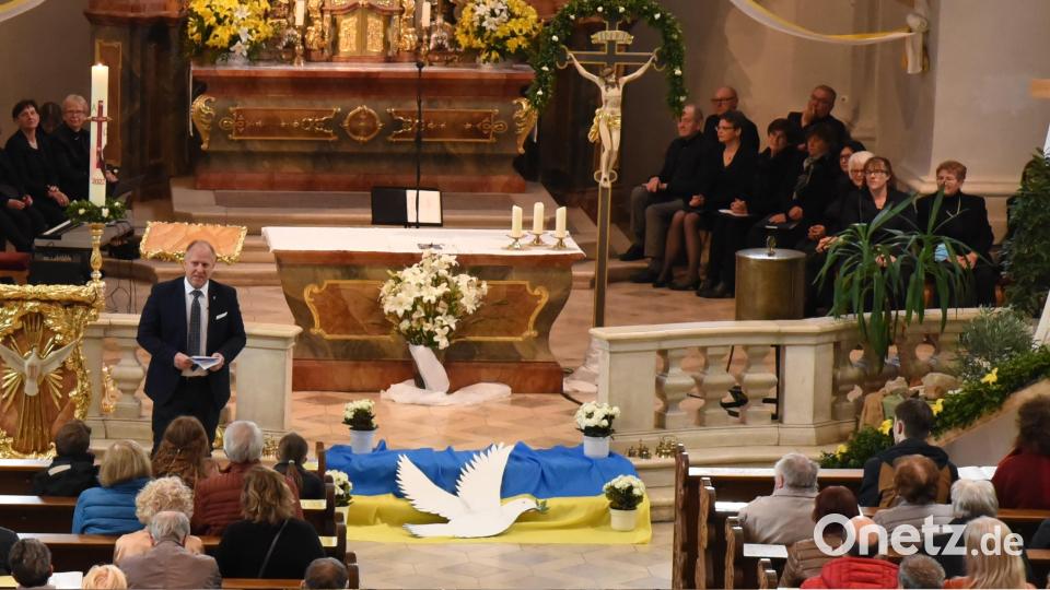 Erster Bürgermeister Marcus Eichenmüller war überwältigt und sparte nicht mit Dankesworten. Bild: nag