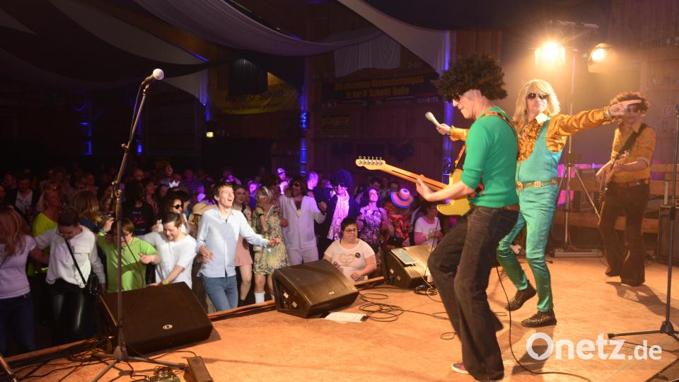 Die O&#039;schnitt-Halle war bereit für ein Festival der Liebe mit Sänger Markus Engelstädter. Das hatten viele nach der Coronapause offensichtlich mal wieder nötig. Bild: bey