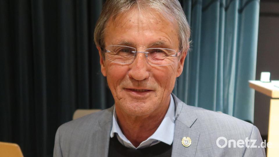 Weidens Tennisstar Fred Böckl vom Turnerbund Weiden und TC Grün-Rot Weiden bekam Gold für fünf Deutsche Meistertitel im Halle Einzel, Halle Doppel, Sand Einzel, Sand Doppel und mit der Mannschaft TC Idstein. Außerdem gewann er die Weltranglistenturniere in Karlsbad, Leverkusen und Nürnberg. Bild: Kunz