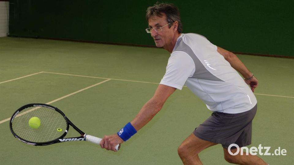 Bei seinen letzten deutschen Tennis-Meisterschaften in der Altersklasse 65 Jahre und älter holte Fred Böckl noch einmal zwei Titel. Archivbild: pmö