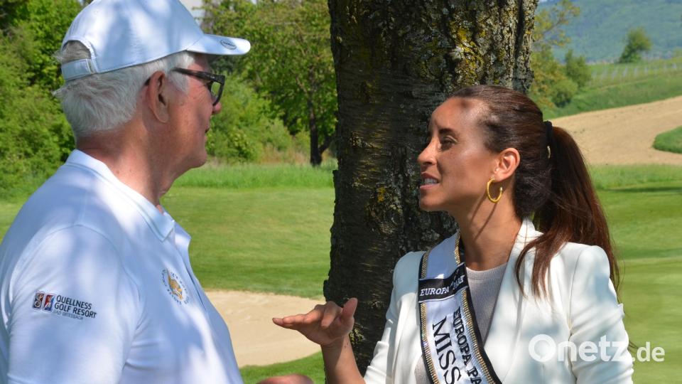 Miss Germany Domitila Barros im Gespräch mit Musikproduzent Thomas Stein. Bild: Kunz