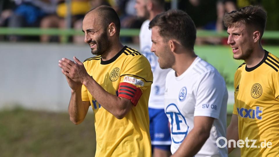 Bayreuths Kapitän Anton Makarenko (links) erzielte das erste Tor beim 3:1-Sieg seiner Mannschaft. Bild: ref