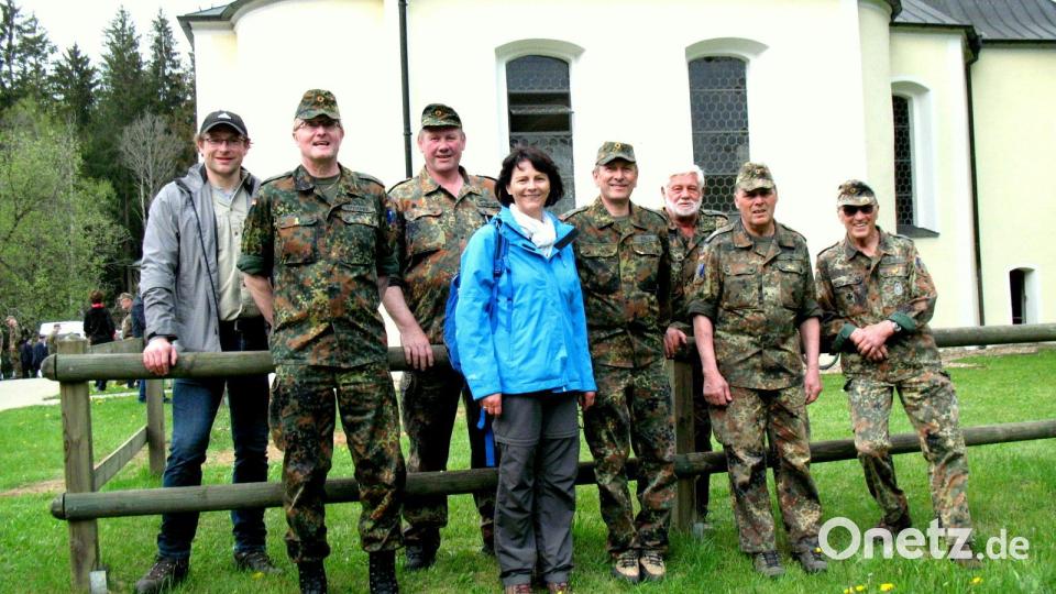 Die Immenreuther Reservisten haben bereits zugesagt, im kommenden Jahr wieder zur Wallfahrtskirche „Maria Hilf“ in Lengenbach (im Hintergrund) zu pilgern. Bild: bkr