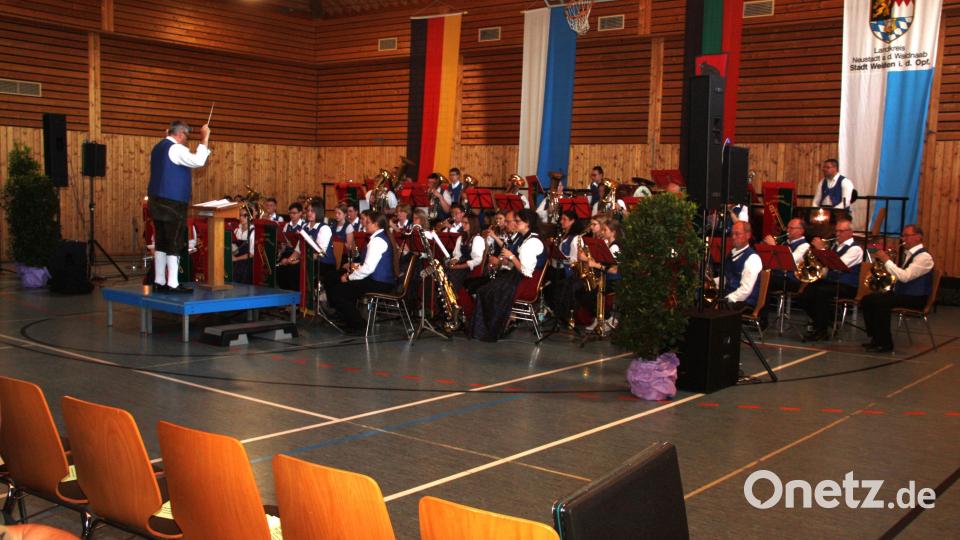 Konzertante Musik präsentierte die Jugendblaskapelle in der Witron-Halle. Bild: adj