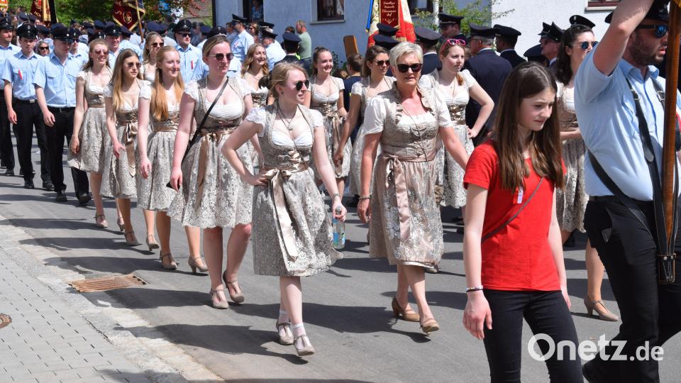 Das Feuerwehrfest in Schmidmühlen ist im vergangenen Jahr abgesagt worden. Ein kleiner Trost: In Vilshofen ist die Wehr mit einer großen Abordnung dabei. Bild: bö