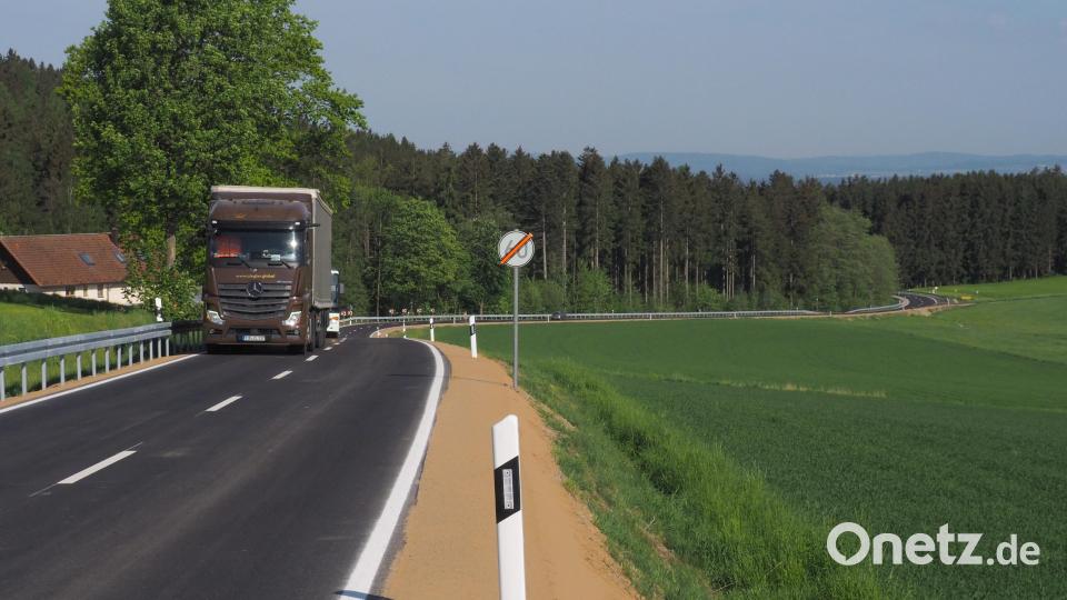Die Verbindung von Schwarzenbach zur Wenderner Höhe ist wieder offen. Der Ausbau des 1,7 Kilometer langen Abschnitts hat rund 900.000 Euro gekostet. Bild: ws