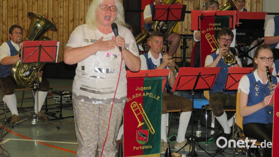 Viktoriia Irkliienko sang die Nationalhymne ihres Heimatlandes Ukraine. Bild: adj