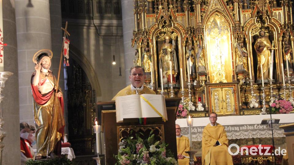 Pfarrer Markus Brunner (St. Georg) zelebrierte den Eröffnungsgottesdienst der Festwoche. Bild: ads