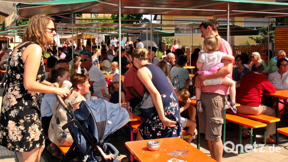 Das Wetter spielt beim Pirkerfest am Sonntag mit. Bei herrlichem Sonnenschein lässt es sich gut feiern. Bild: zer