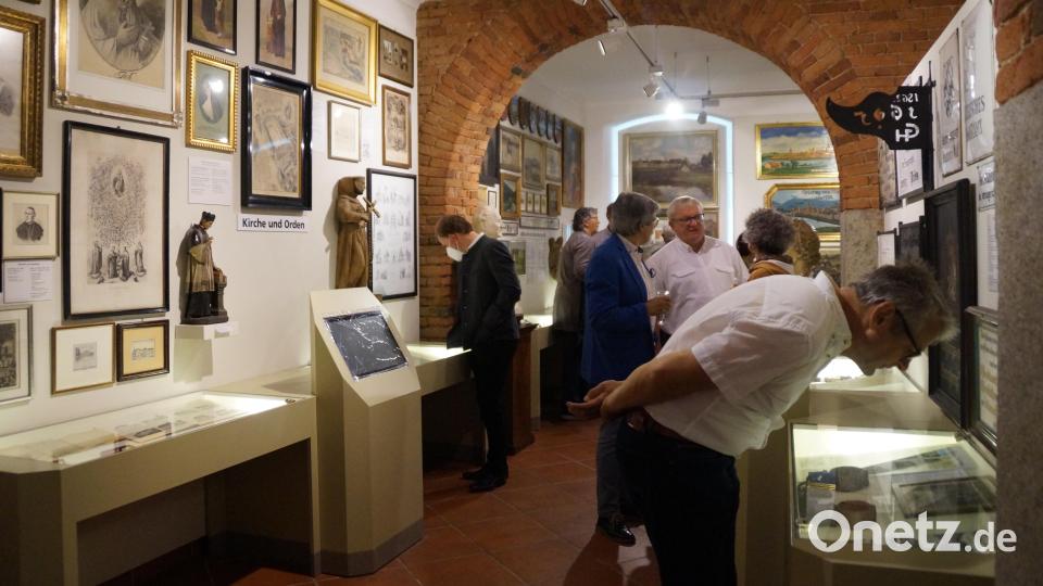 Die Gäste genossen es, nach zwei Jahren wieder im Museum zusammenzukommen. Bild: wel
