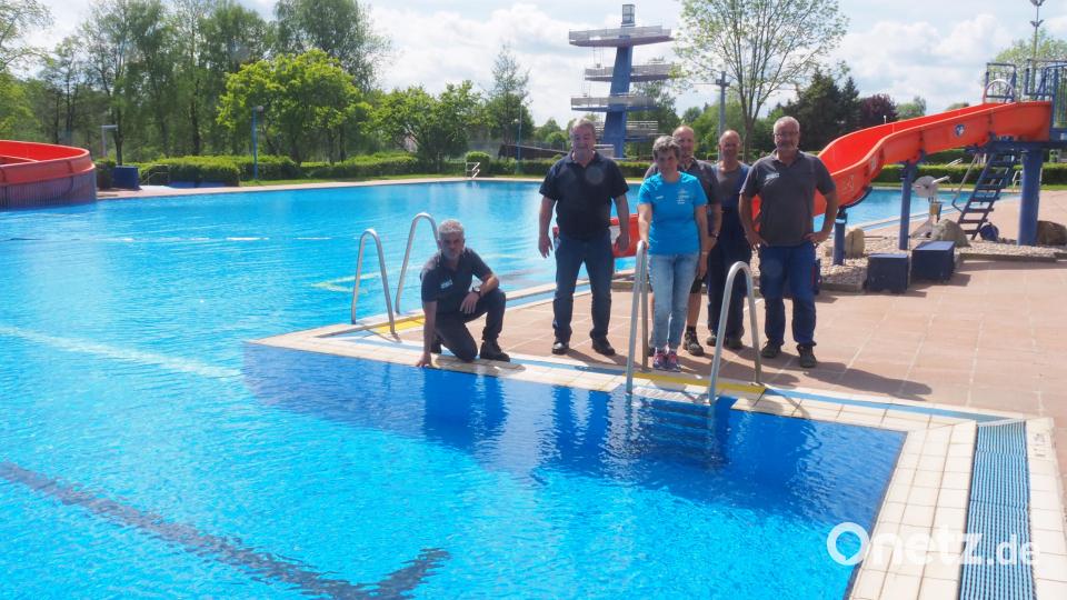 Das Team des Freibads Tirschenreuth. Bild: ws