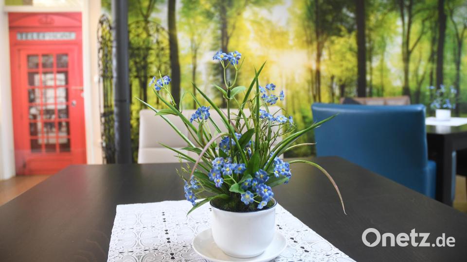 Im "Café Vergissmeinnicht" gibt's Frühstück und Mittagessen, das von der AWO geliefert wird. Bild: Gabi Schönberger